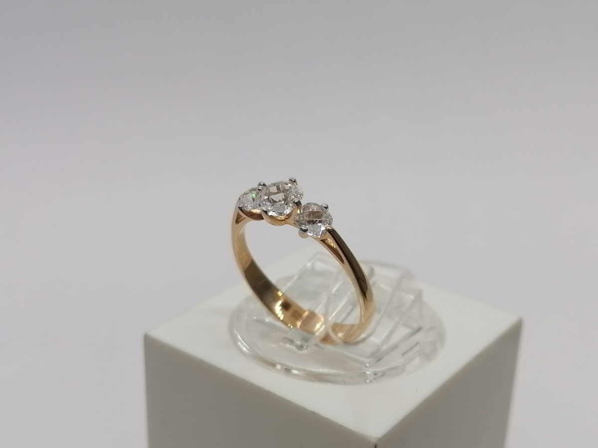 КОЛЬЦО С КАМНЯМИ (Au 585)