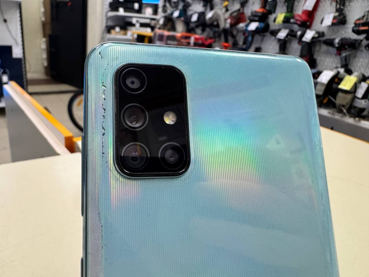 Смартфон Samsung Galaxy A71 6/128