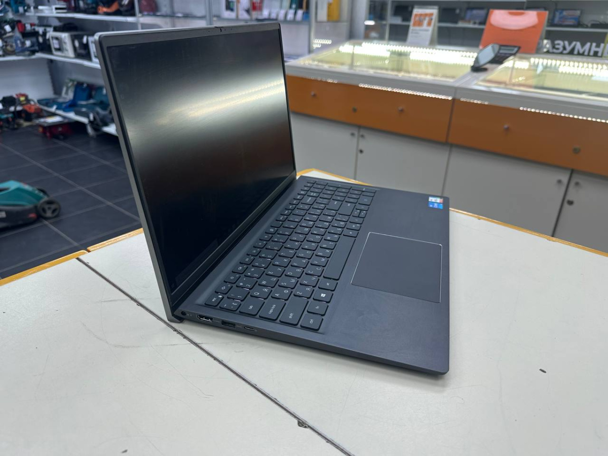 Ноутбук DELL; Core i5 11320H, Intel UHD Graphics, 16 Гб, 500 Гб, Нет