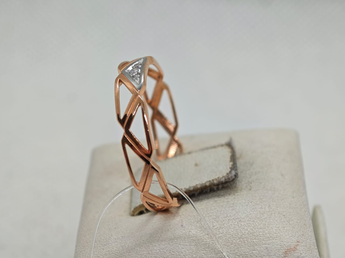 КОЛЬЦО С КАМНЯМИ (Au 585)