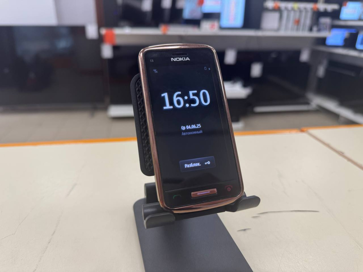 Смартфон Nokia C6-01