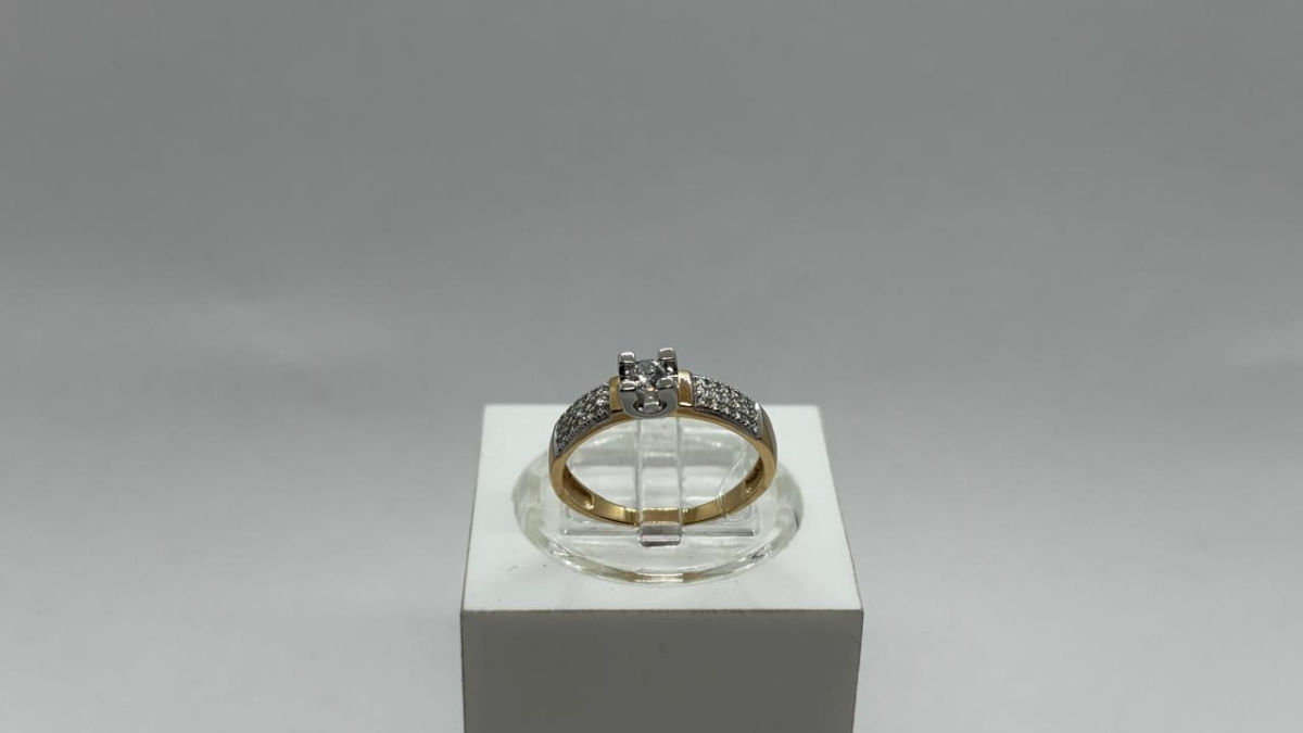 КОЛЬЦО С КАМНЯМИ (Au 585)