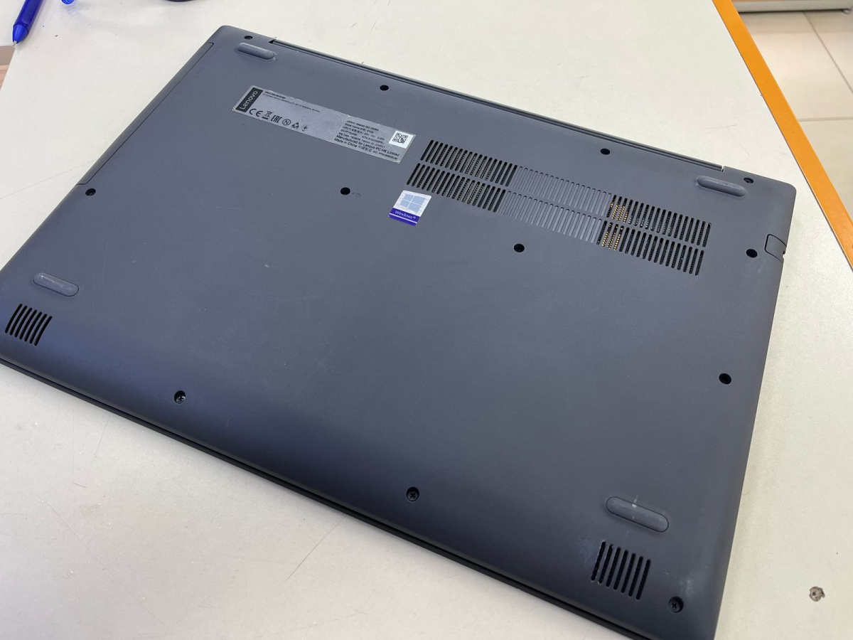 Ноутбук Lenovo; Ryzen 5 2500U, Intel Iris Graphics 540, 4 Гб, 512 GB, Нет