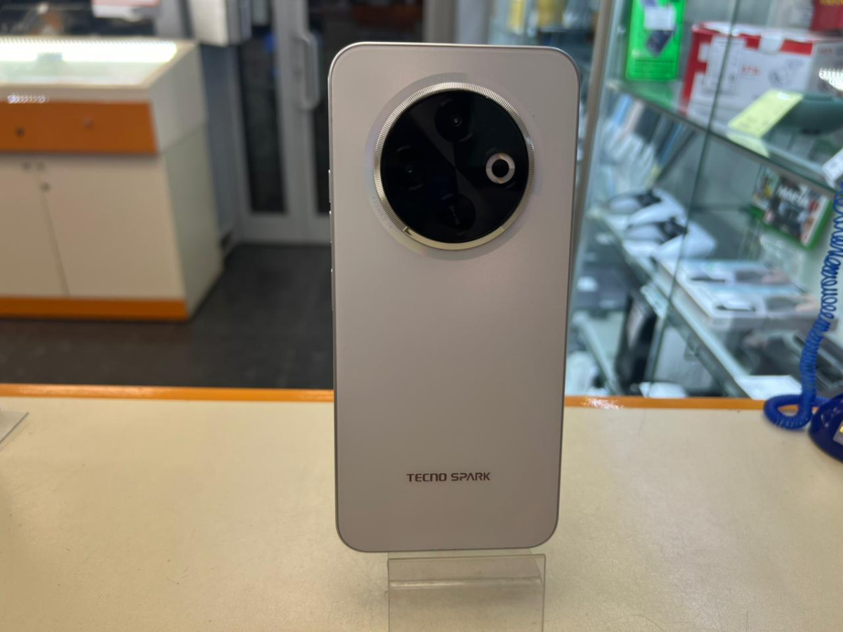 Смартфон Tecno SPARK 30C 6/128