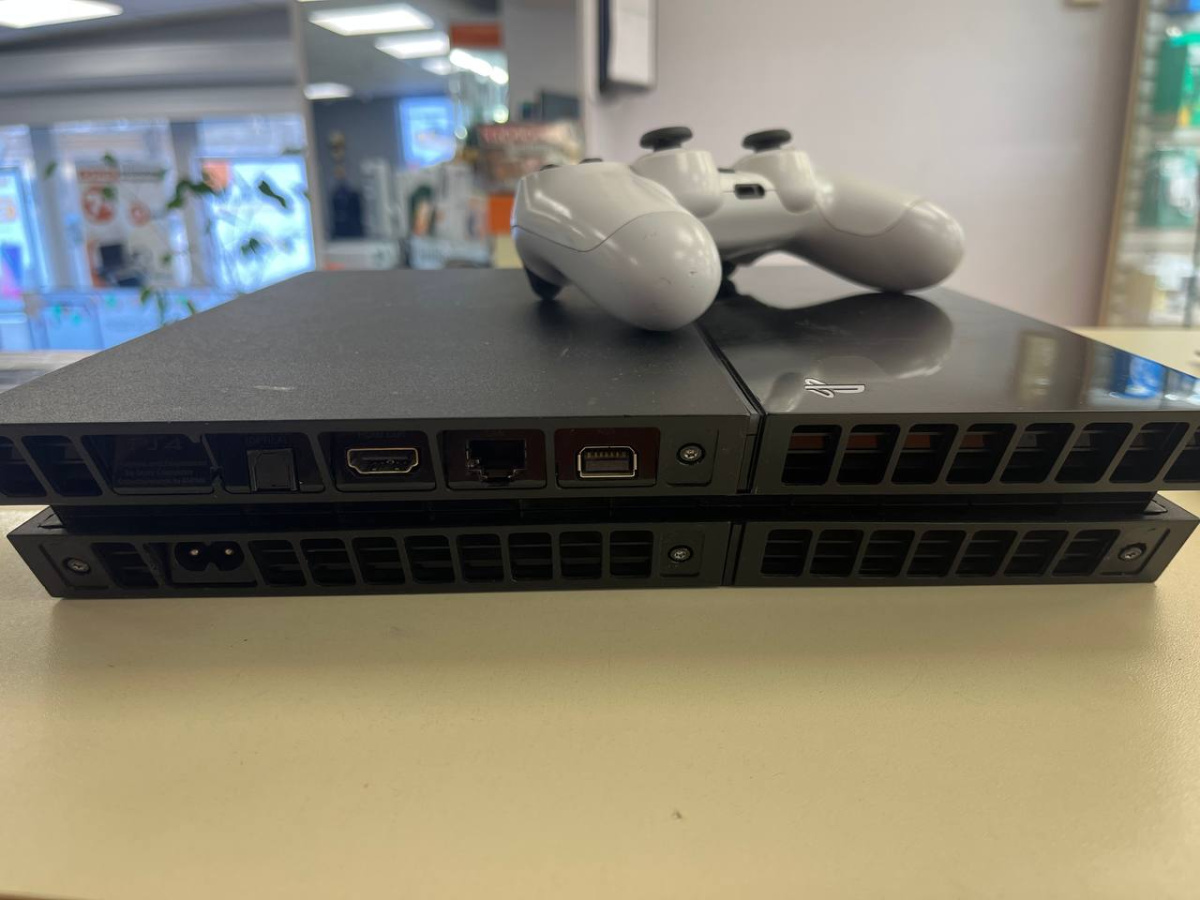 Игровая приставка PlayStation 4 FAT 500GB Игровая приставка PlayStation 4 FAT 500GB