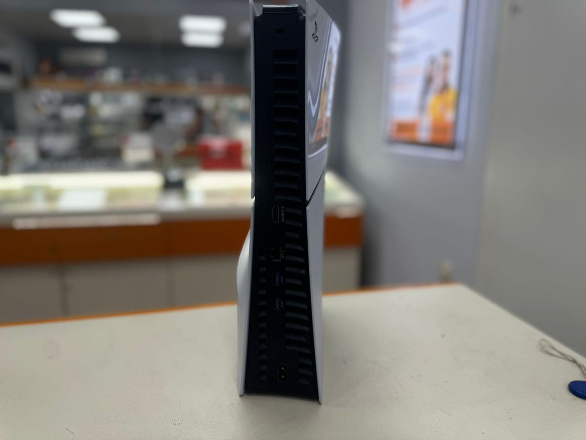 Игровая приставка PlayStation 5 Slim 1TB (С дисководом) Игровая приставка PlayStation 5 Slim 1TB (С дисководом)