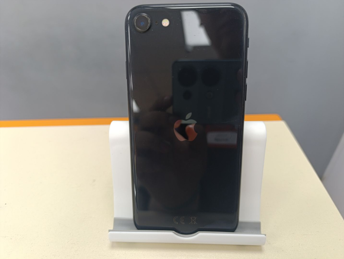 Смартфон Apple iPhone SE 2020 128Gb