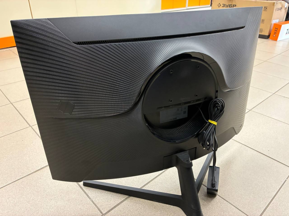 Монитор Samsung Odysey G5 144GHZ; 32"(81см)