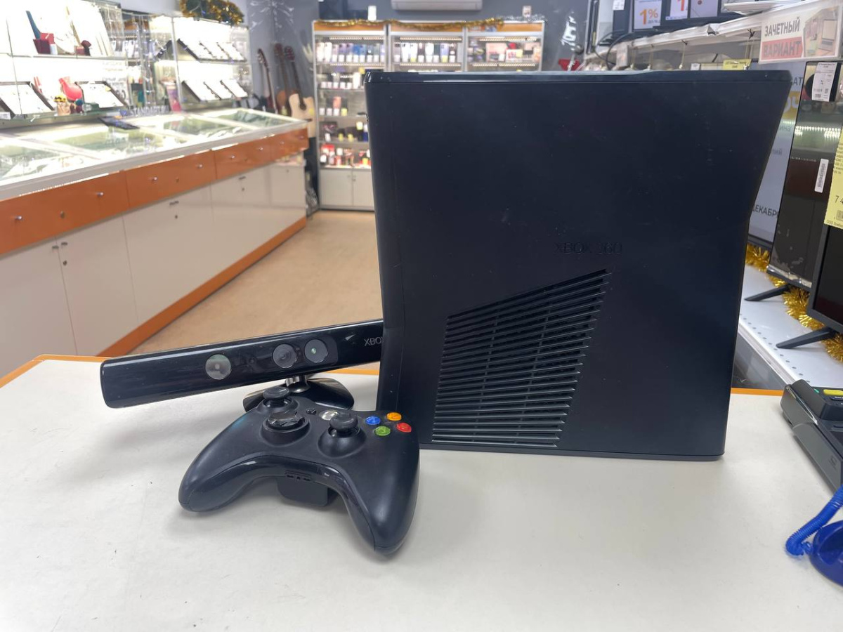 Игровая приставка Xbox 360;