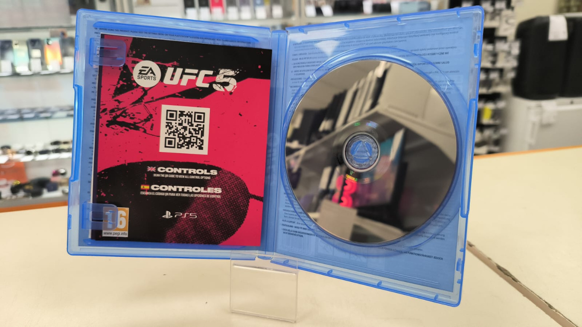Игра Playstation 5 UFC5