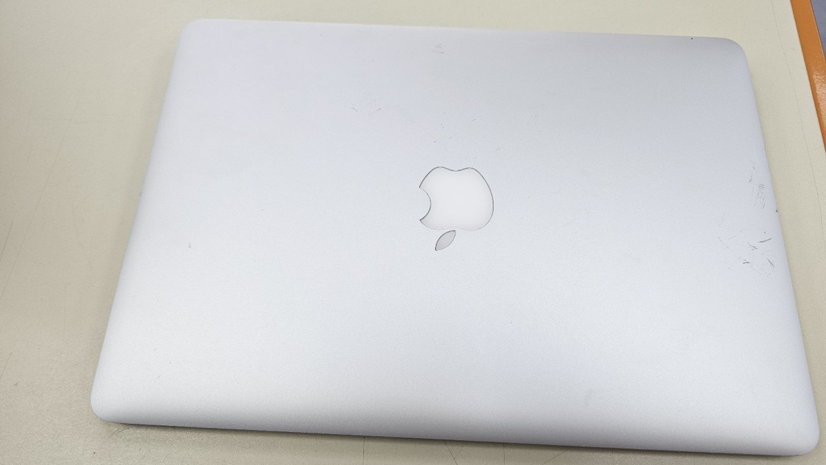 Ноутбук Apple MacBookAir i5-13 дюймов(2017) A1466