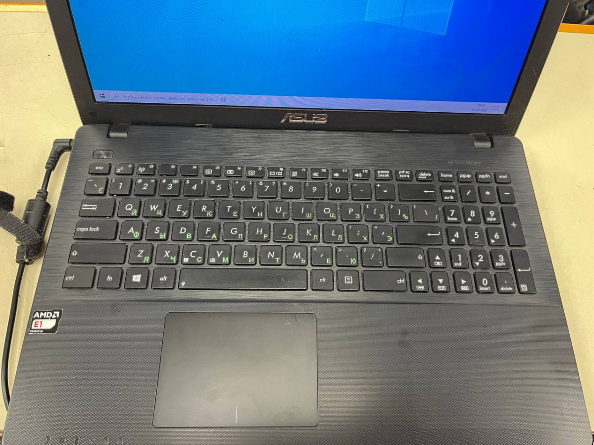 Ноутбук ASUS x552e; E1-2100, Radeon, 4 Гб, Нет, 240 Гб