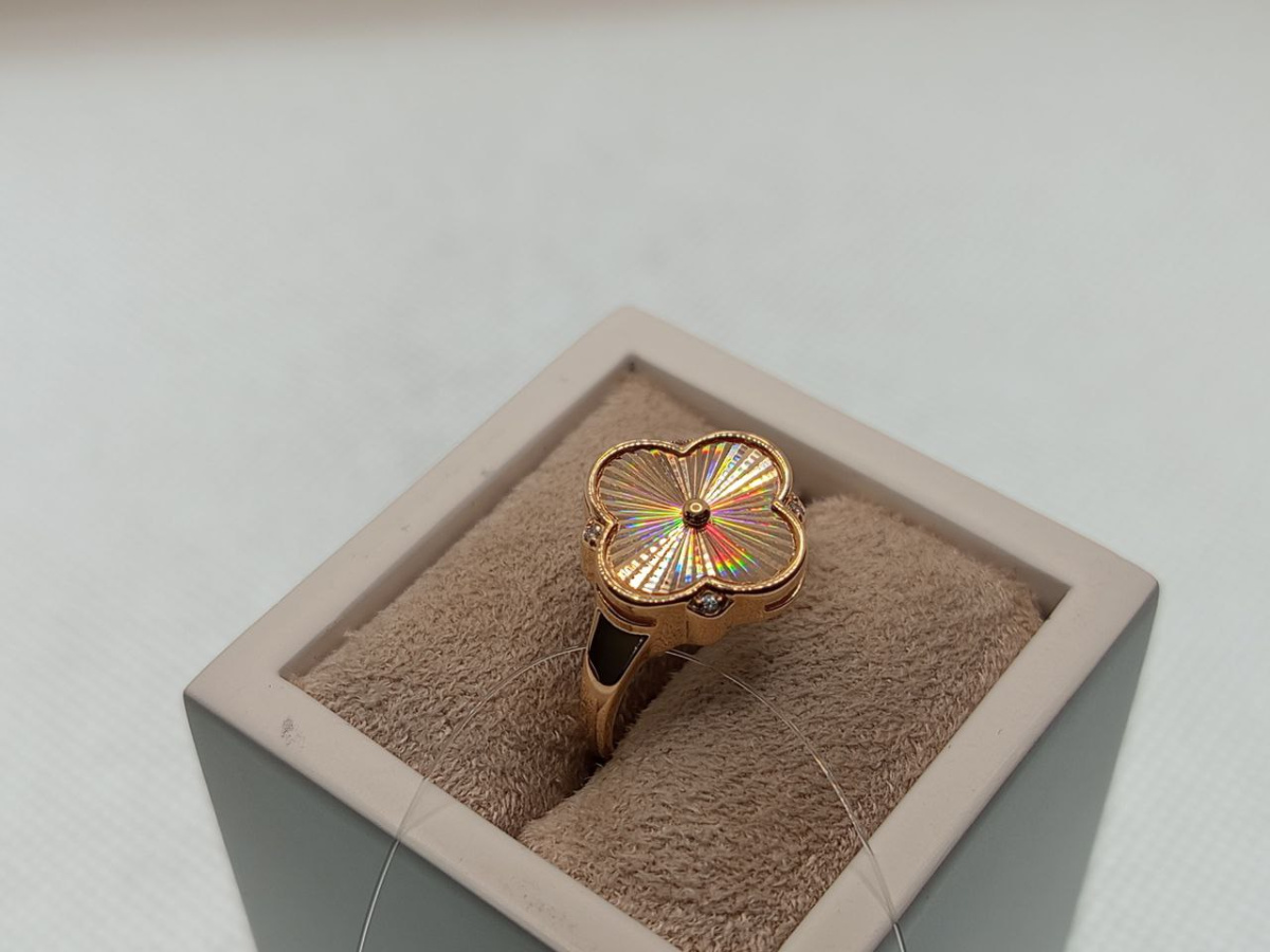 КОЛЬЦО С КАМНЯМИ (Au 585)