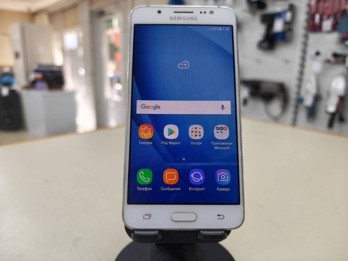 Смартфон Samsung Galaxy J5 2016 2/16