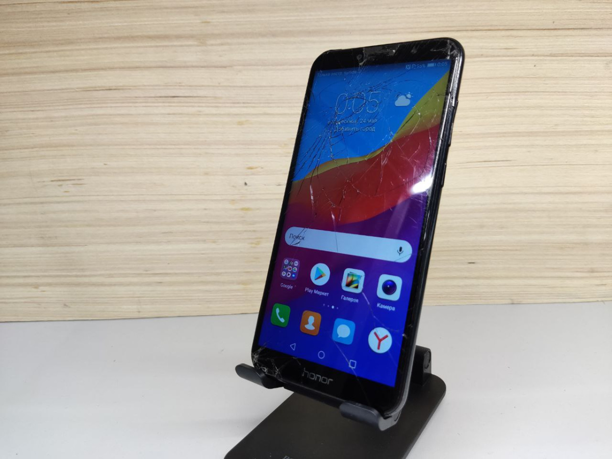 Смартфон Honor 7C 3/32