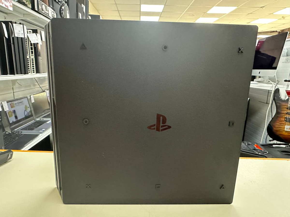 Игровая приставка PlayStation 4 Pro 1Tb