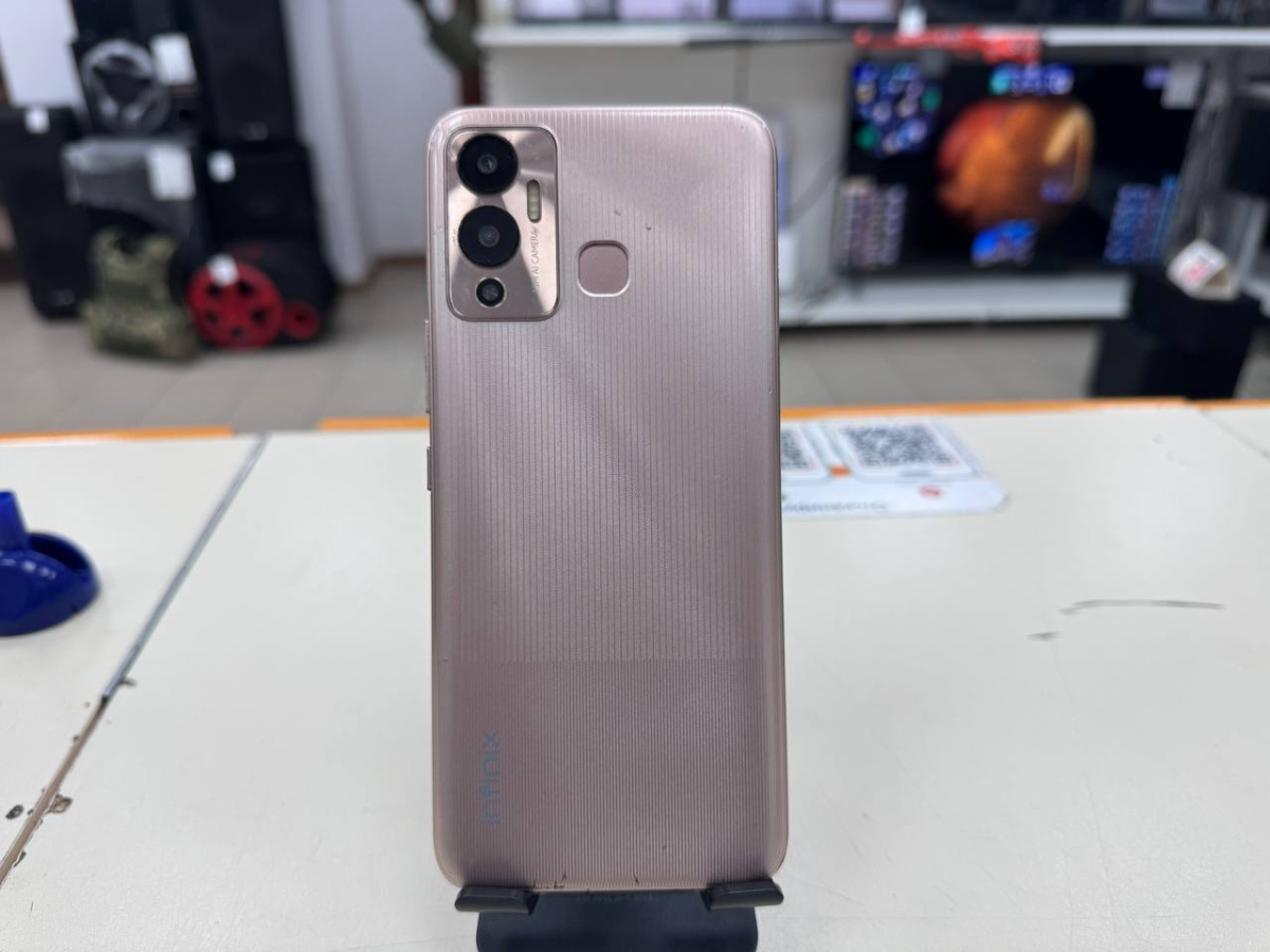 Смартфон Infinix HOT 12 PLAY 4/64