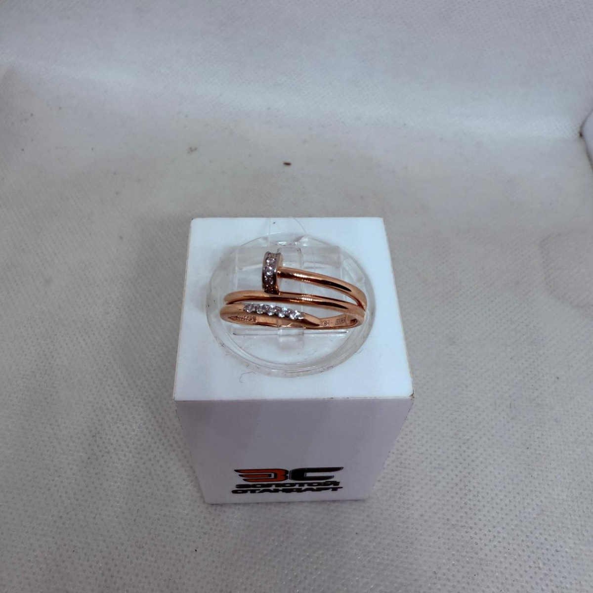 КОЛЬЦО С КАМНЯМИ (Au 585)