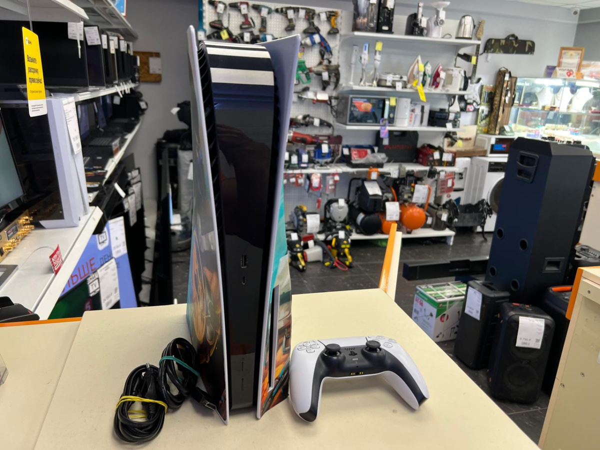 Игровая приставка PlayStation 5 825Gb (С дисководом)