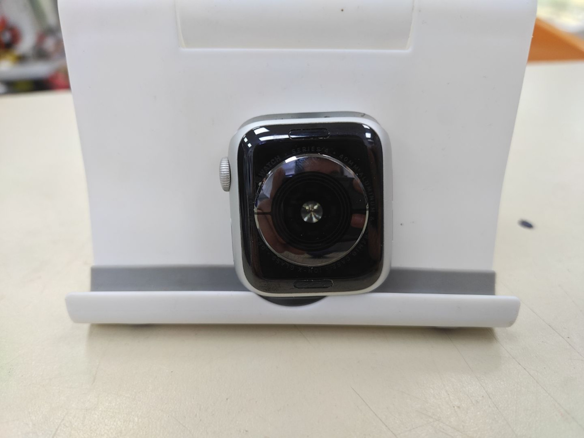 Смарт-часы Apple Watch Series 4 40 мм