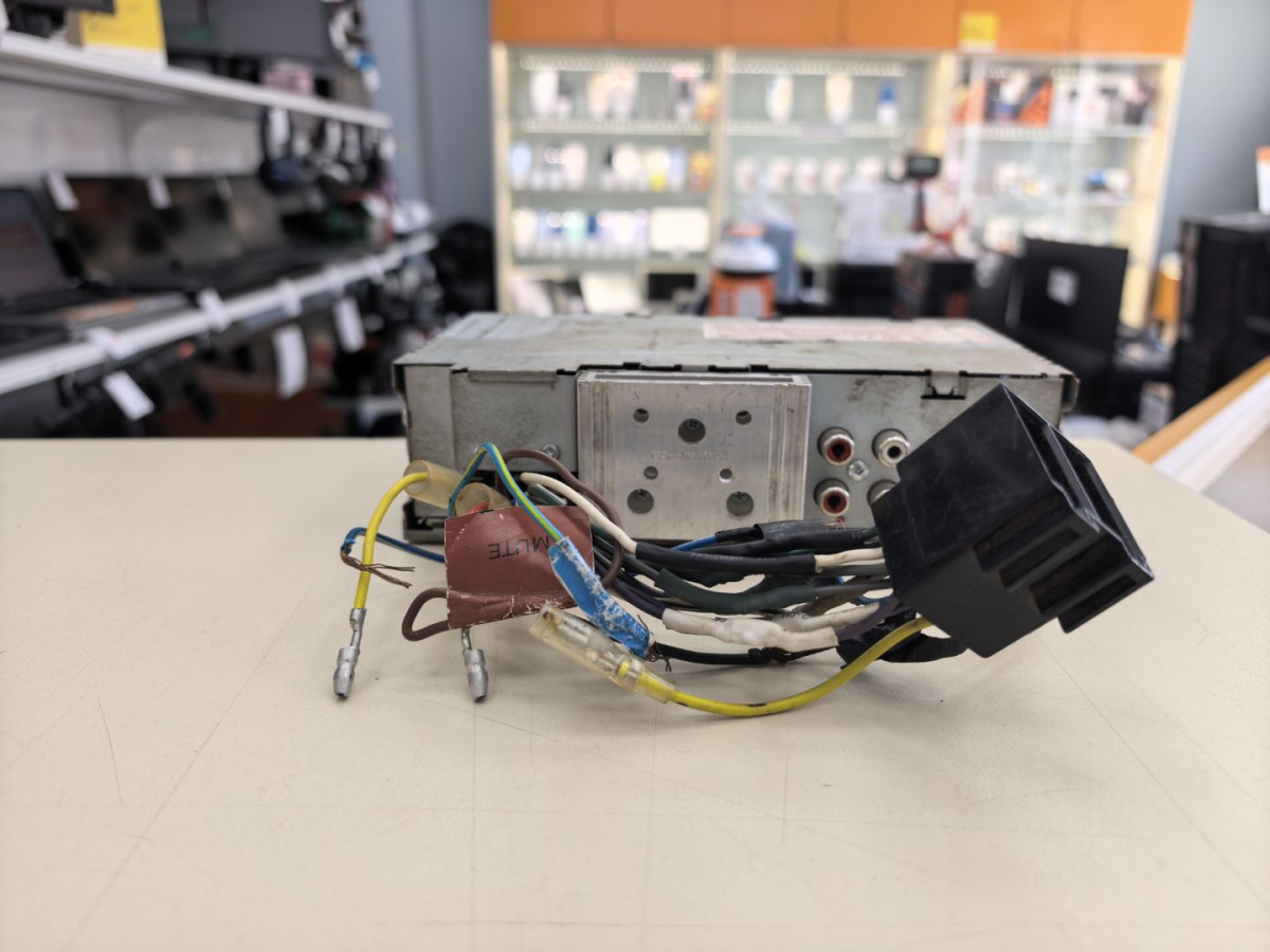 Автомагнитола Kenwood KMM-123Y