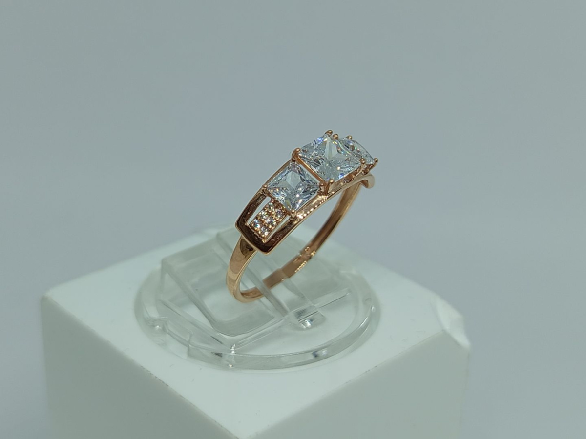 КОЛЬЦО С КАМНЯМИ (Au 585)