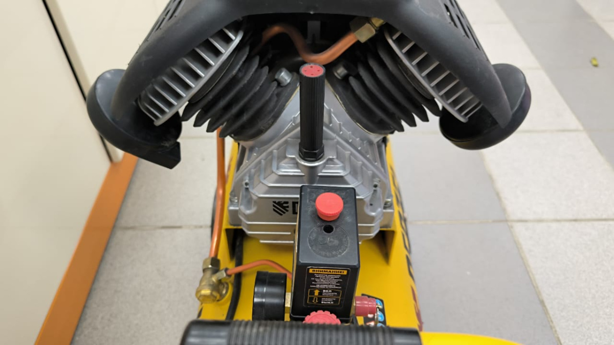 Компрессор Denzel DCV 1800/50