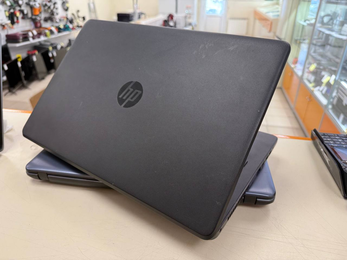 Ноутбук HP 14-bs000uf; Celeron N3060, HD Graphics, 4 Гб, Нет, 250 Гб