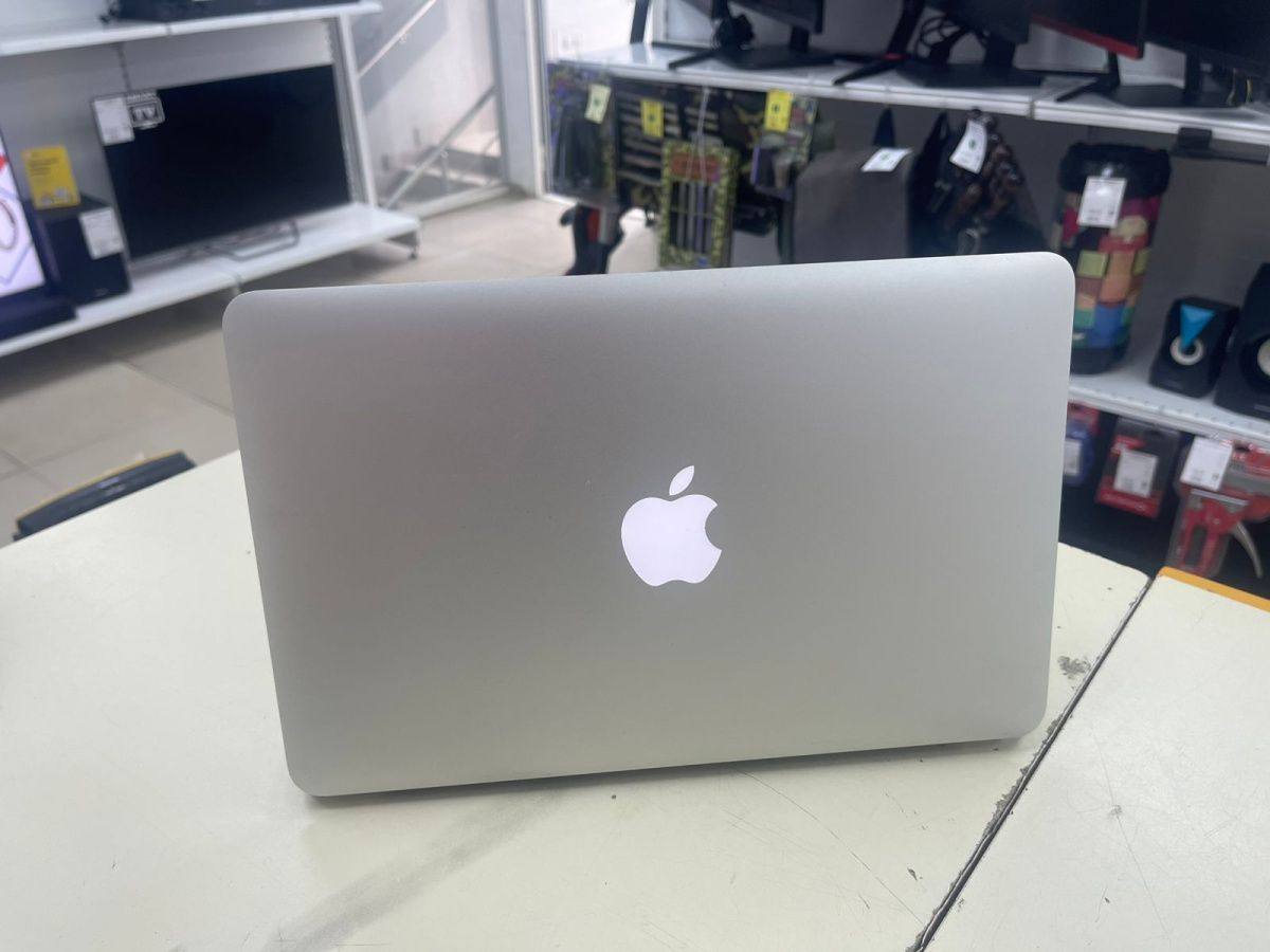 Ноутбук Apple MacBook Air 11 дюймов (2015) A1465