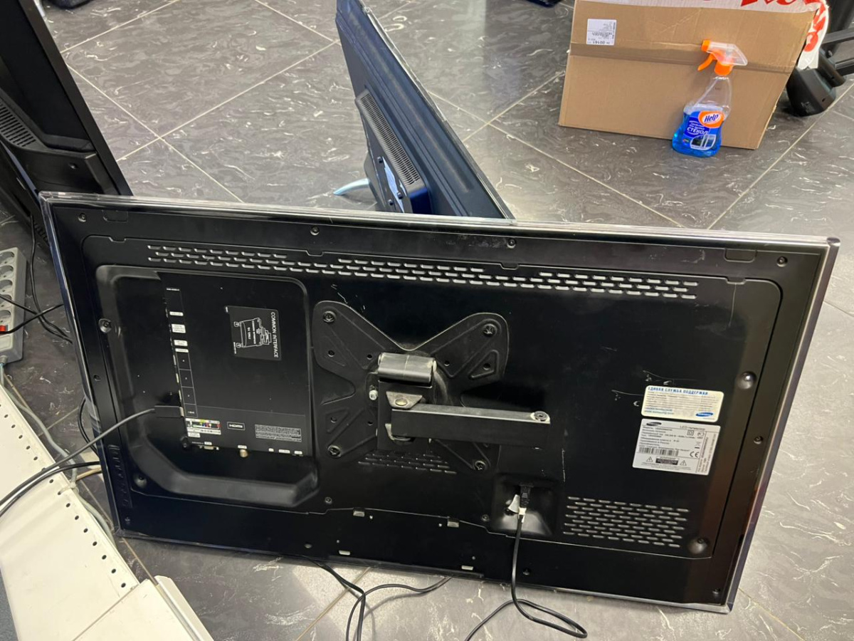LED Телевизор Samsung UE40D5003BW