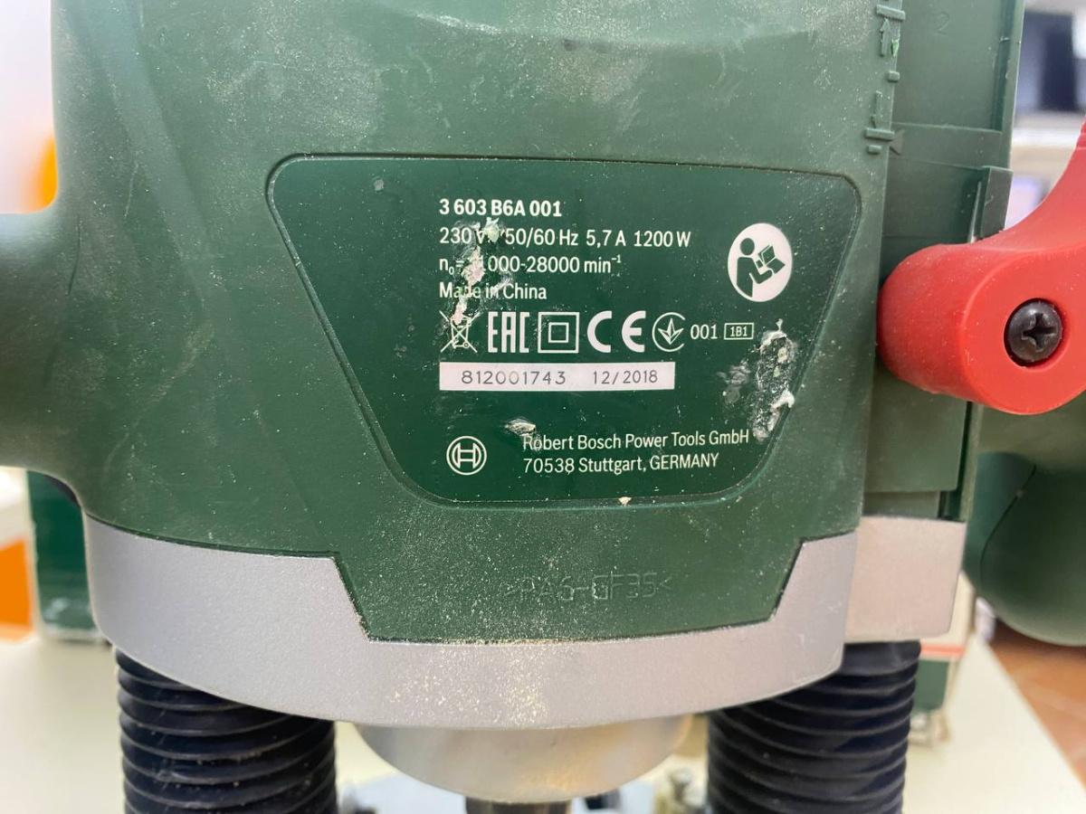 Фрезер Bosch POF 1200AE