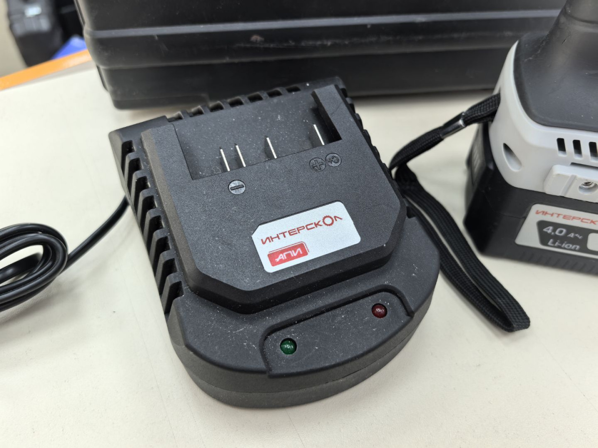 Шуруповерт Интерскол ДАУ-13/18В