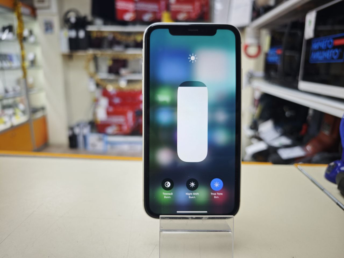 Смартфон Apple iPhone 11 64Gb