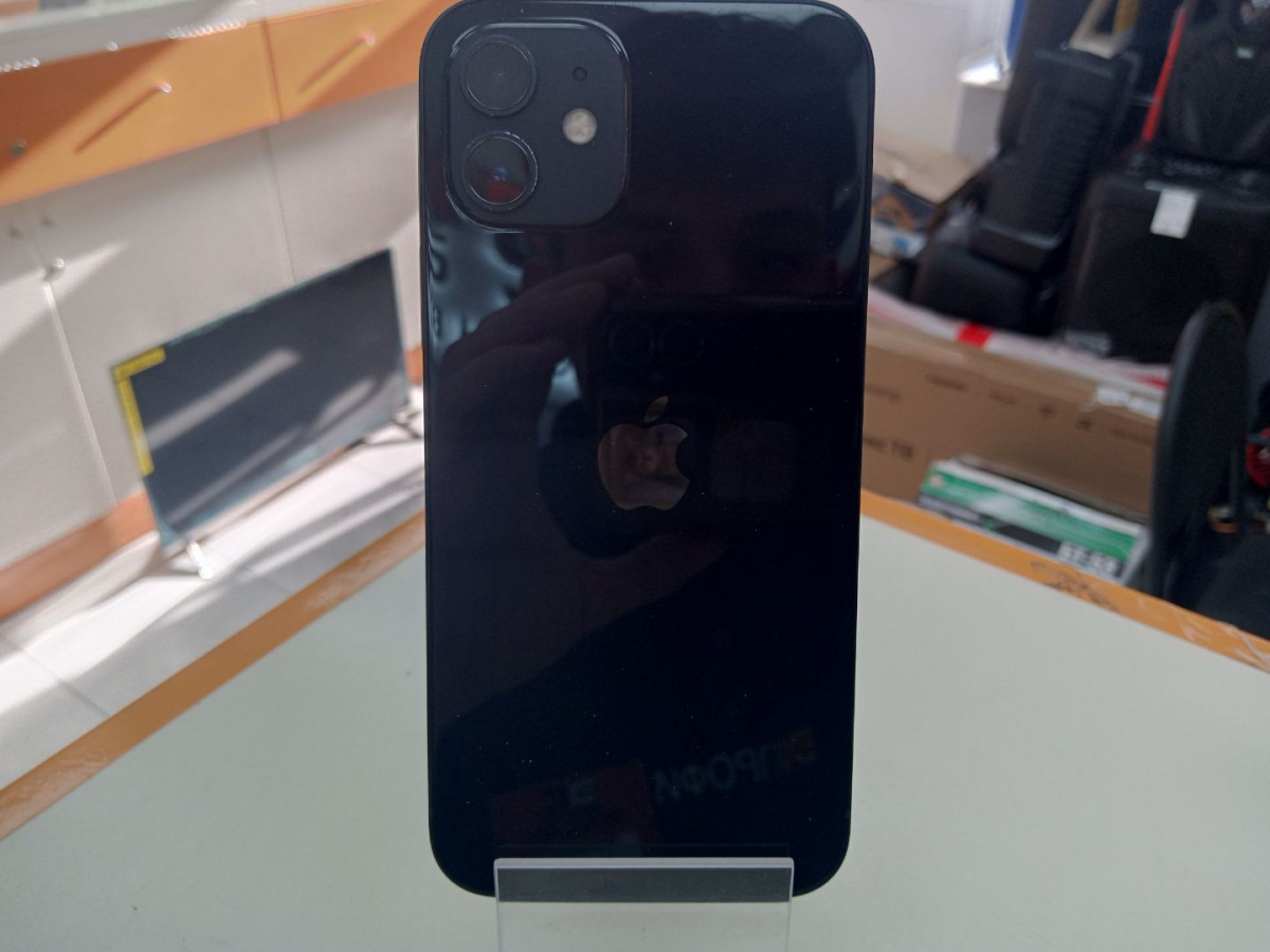 Смартфон Apple iPhone 12 64Gb