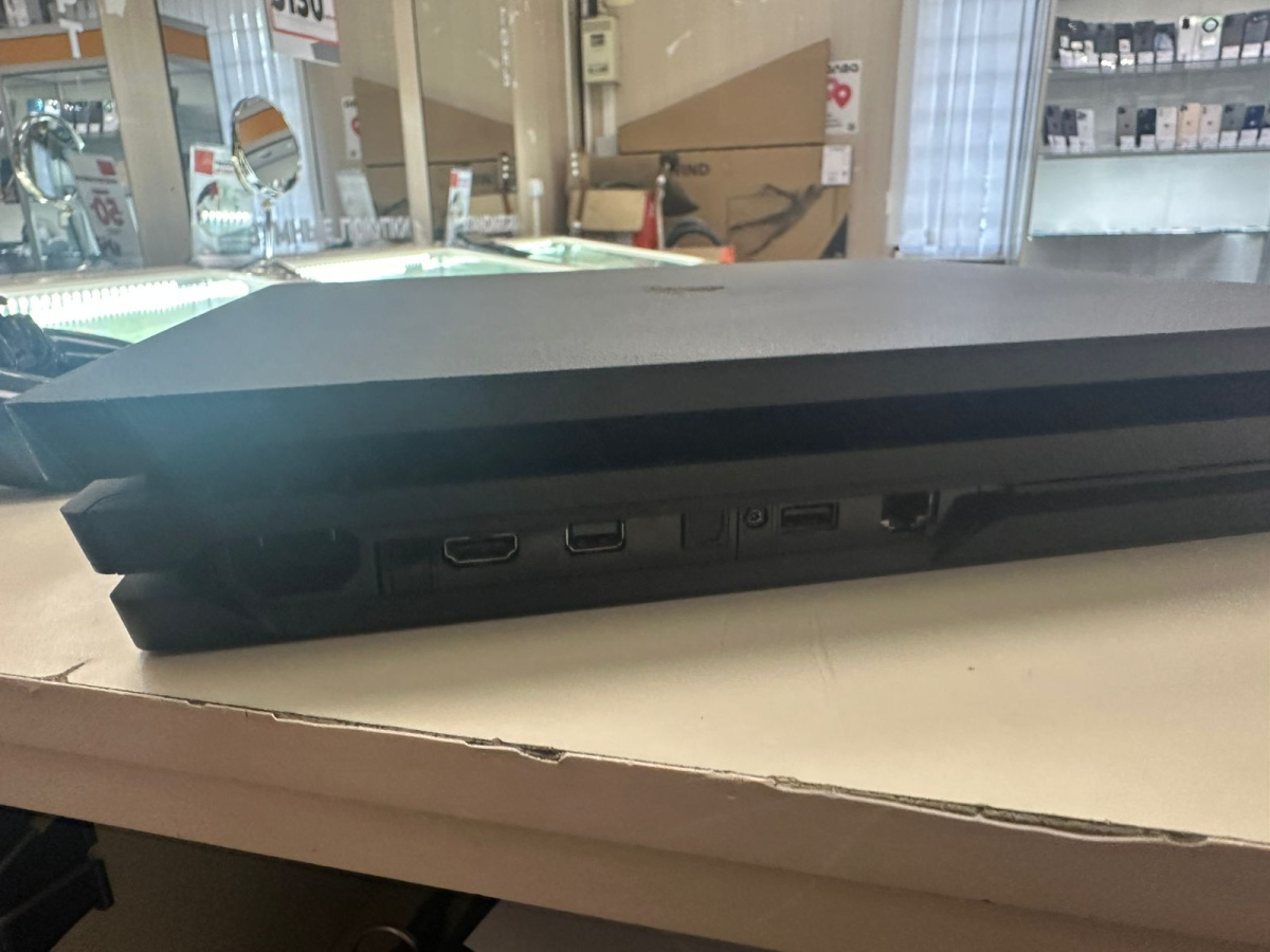 Игровая приставка PlayStation 4 Pro 1Tb
