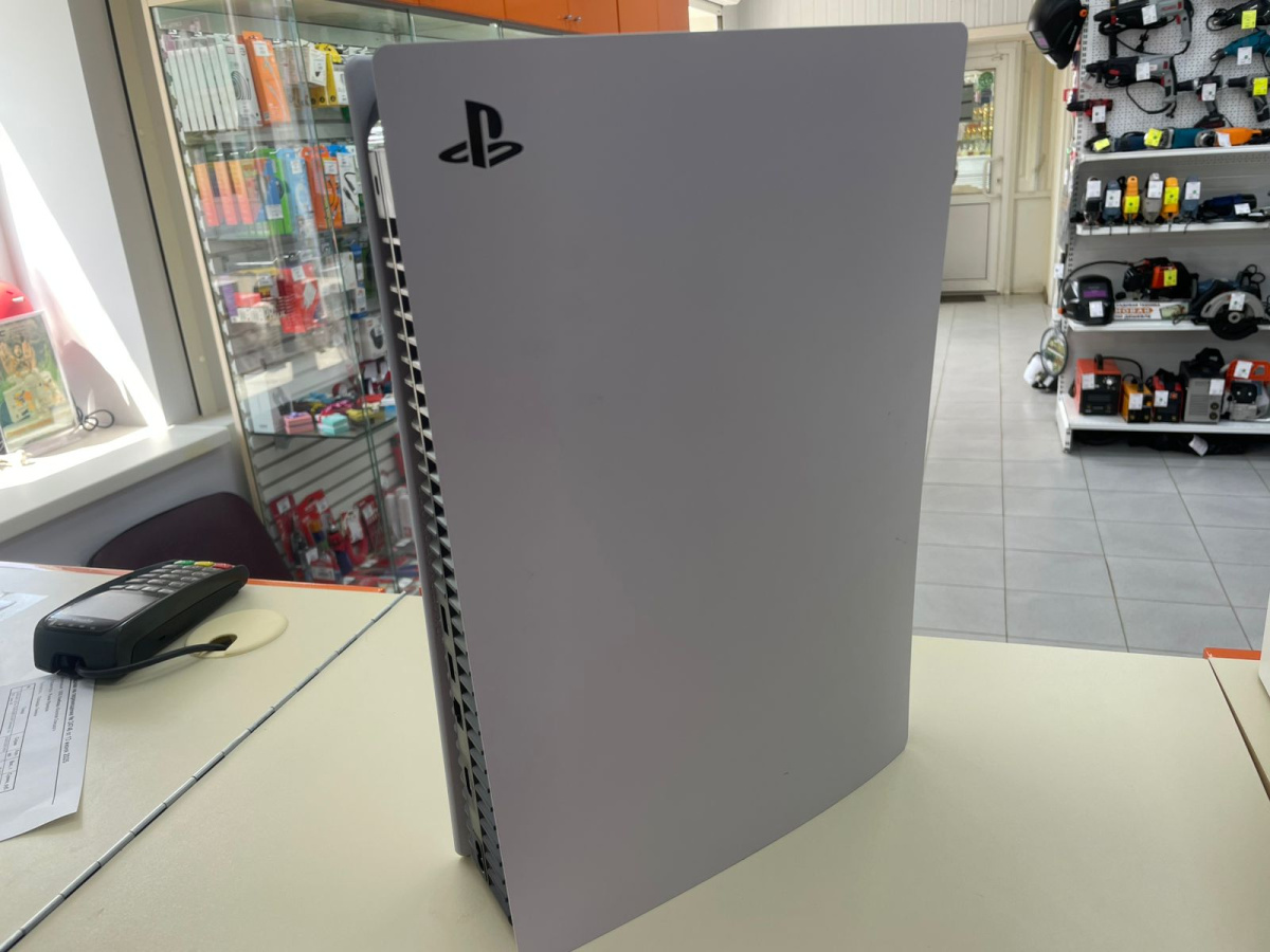Игровая приставка PlayStation 5 825Gb (С дисководом)