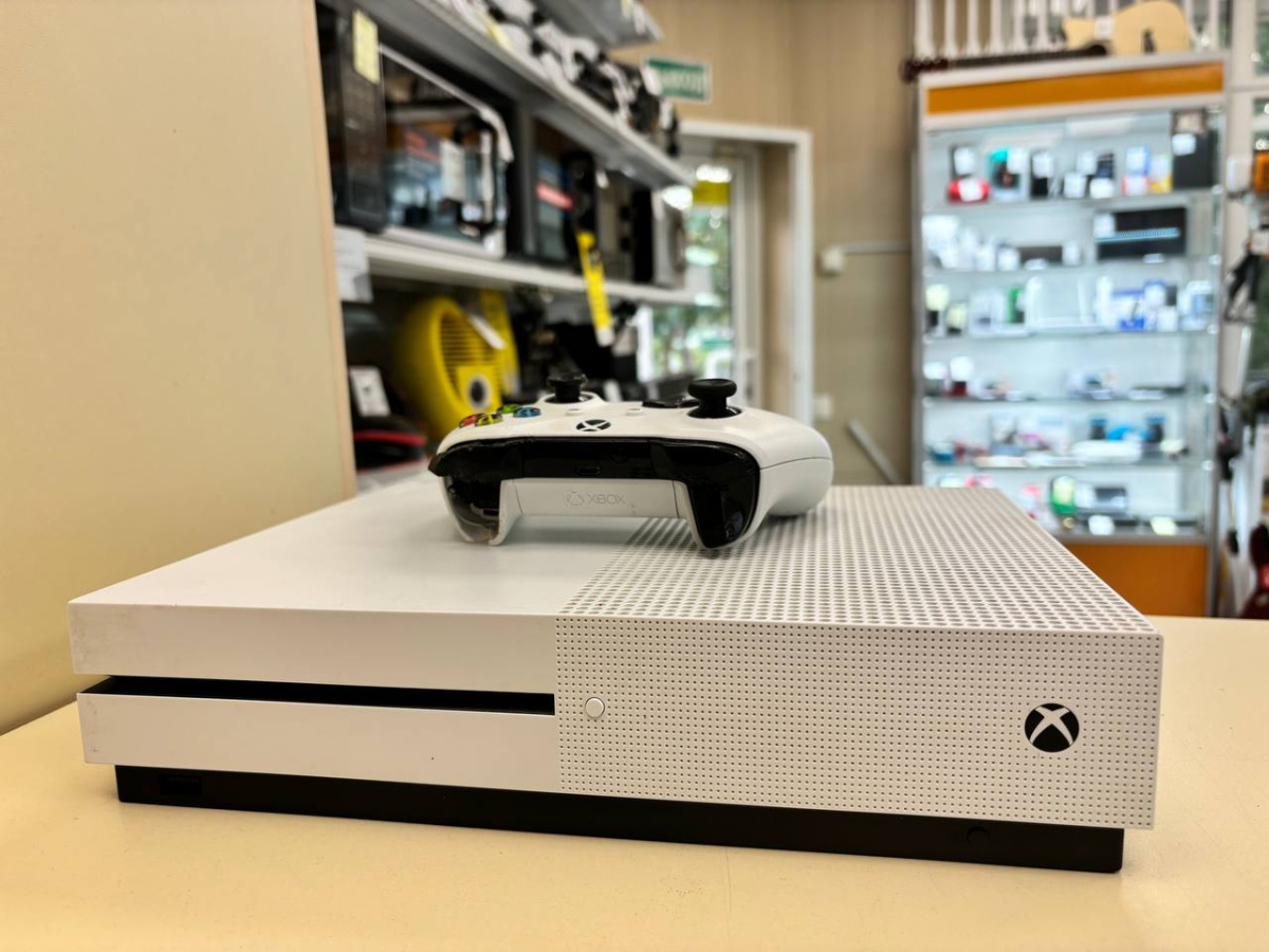 Игровая приставка Xbox One S 1TB