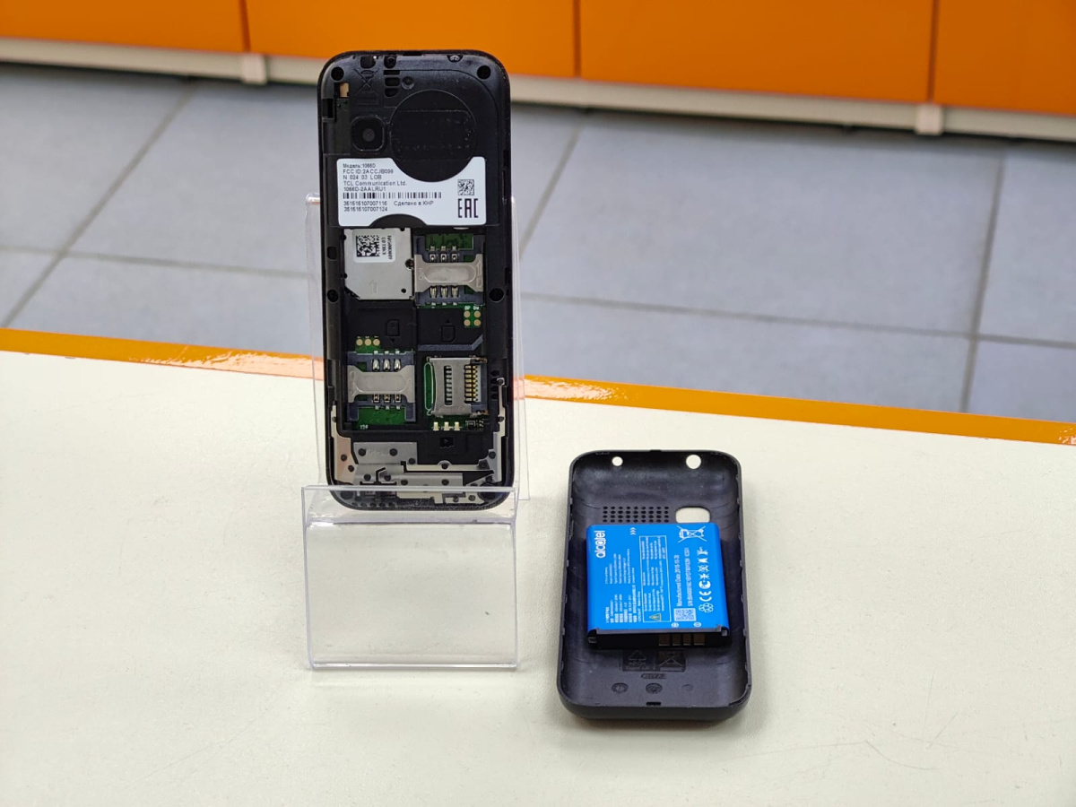 Мобильный телефон Alcatel 1066D