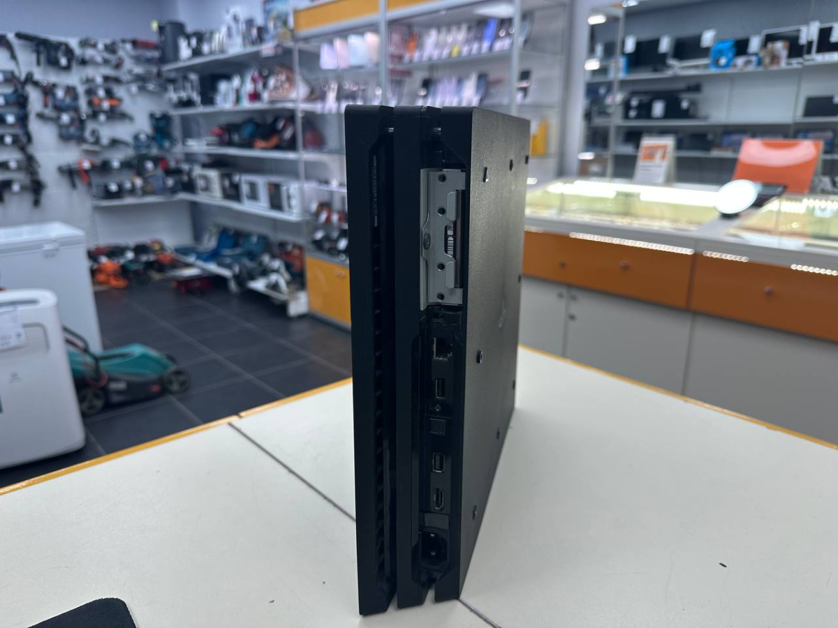 Игровая приставка PlayStation 4 Pro 1Tb
