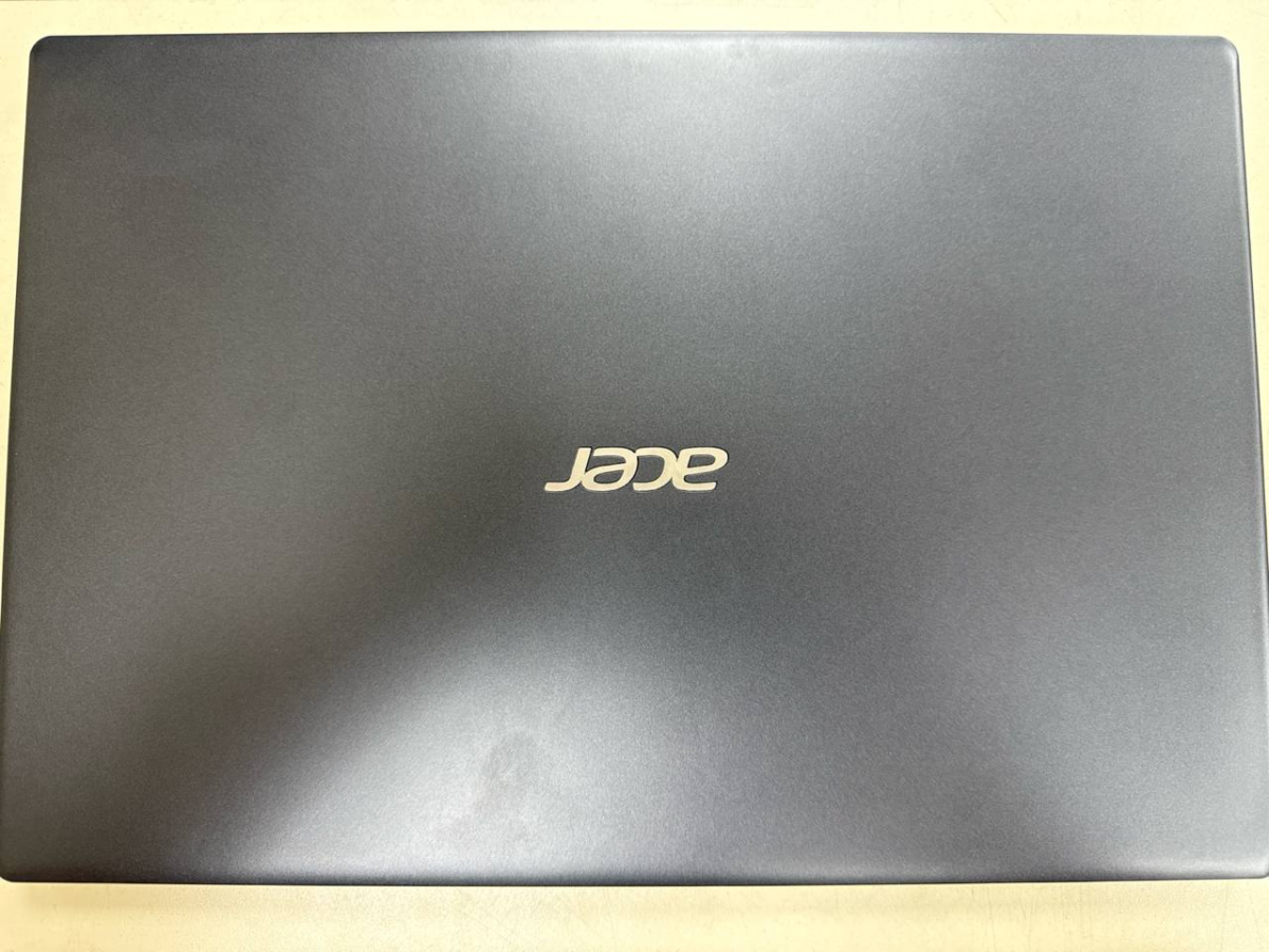 Ноутбук Acer Aspire 3; Silver 3050U, AMD Radeon (TM) Graphics, 4 Гб, Нет, 1 Tb