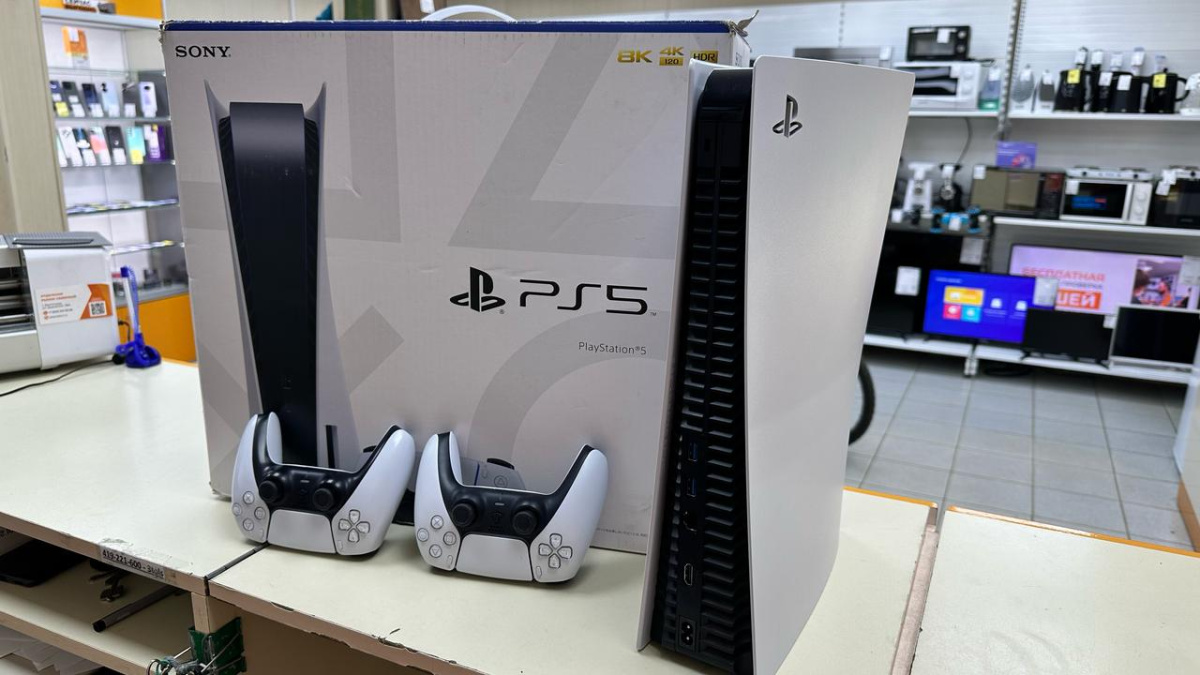 Игровая приставка PlayStation 5 825Gb (С дисководом)