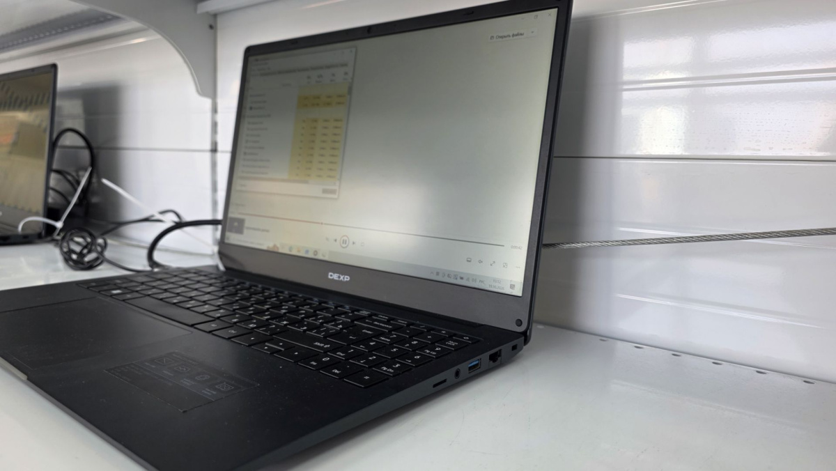 Ноутбук Dexp Aquilon C15-I5W302; Core i5-1035G1, Intel UHD Graphics, 8 Гб, 256 Гб, Нет