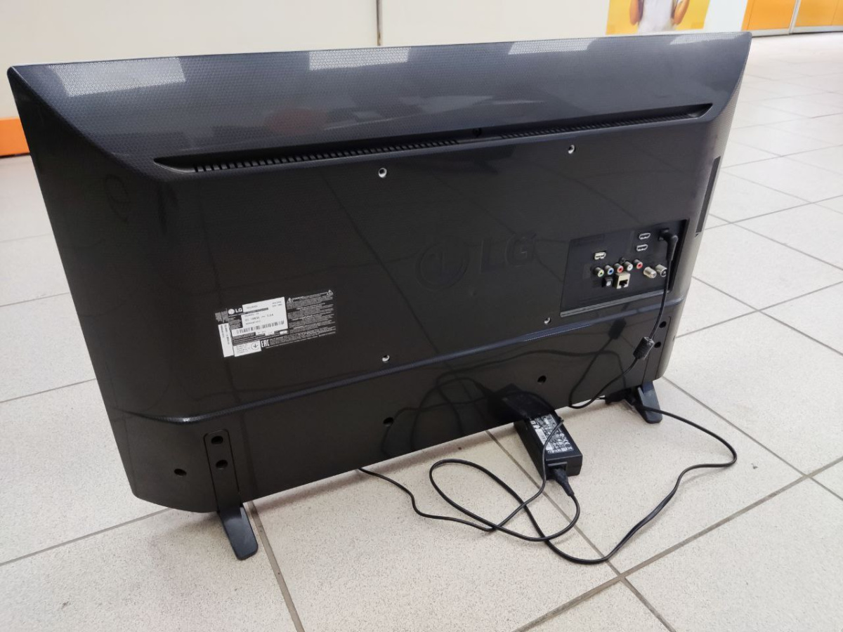 LED Телевизор LG 32LJ600U