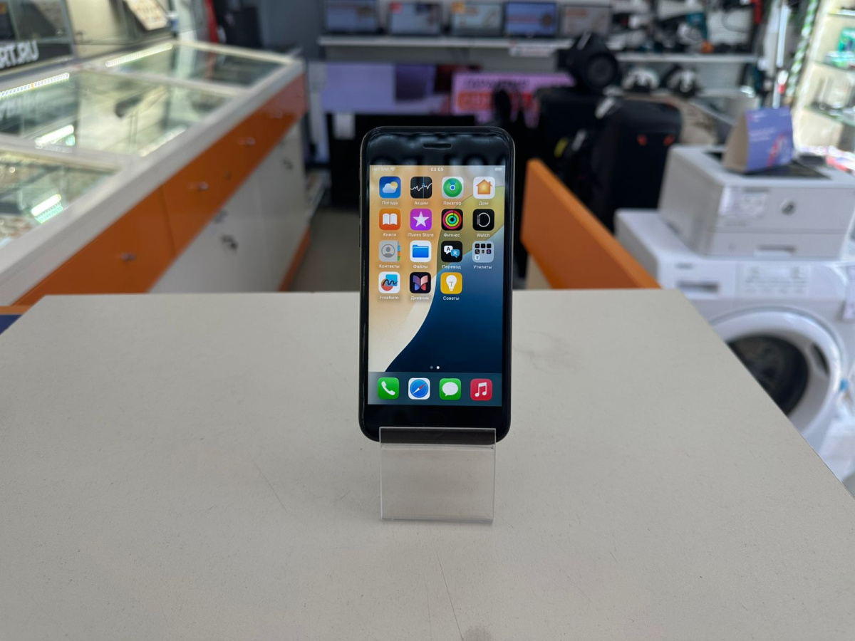 Смартфон Apple iPhone SE 2020 64Gb