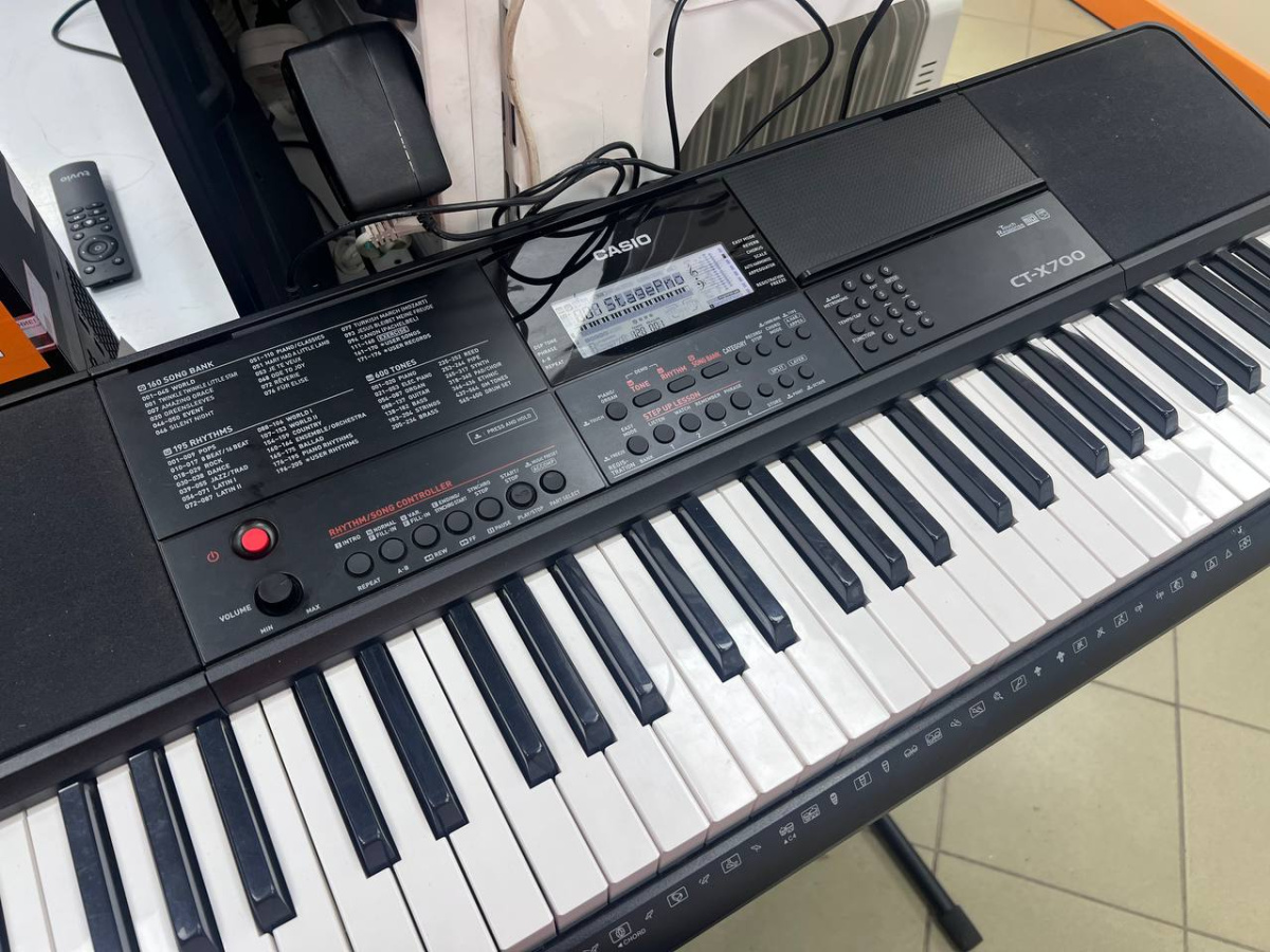 Синтезатор Casio CT-X700