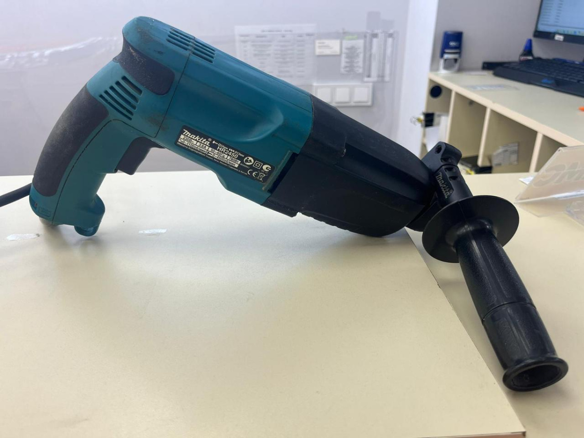 Перфоратор Makita HR2450FT