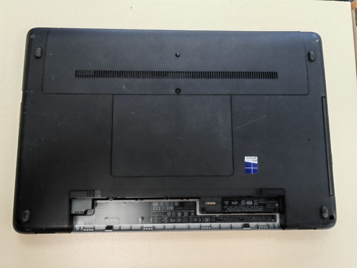 Ноутбук HP probook 470; Core i7-4510U, Radeon R5 M255, 4 Гб, Нет, 320 Гб