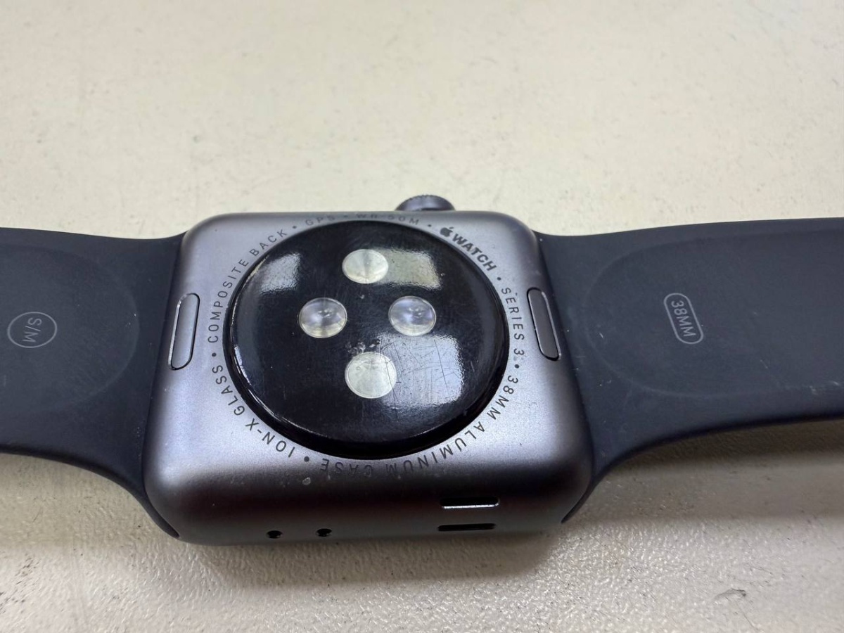 Смарт-часы Apple Watch Series 3 38 мм