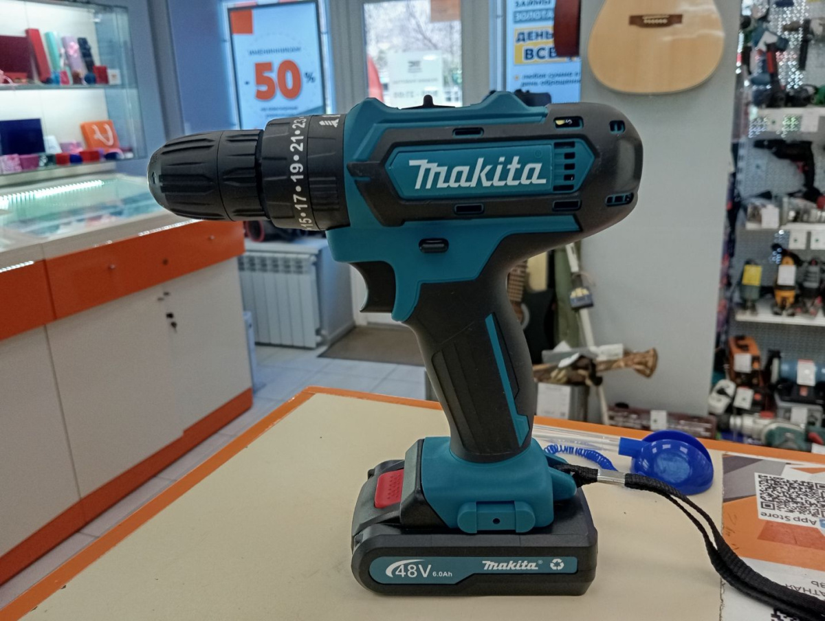 Шуруповерт Makita NO Name;