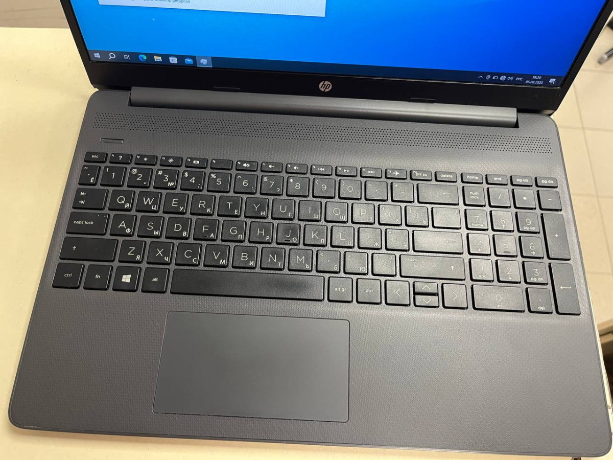 Ноутбук HP; AMD 3020e, Radeon, 8 Гб, 240 Гб, Нет